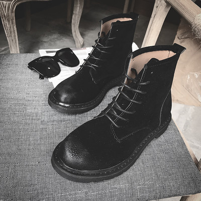 Περιστασιακές μπότες κυρίες με επίπεδη σόλα σε μαύρο χρώμα