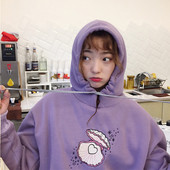 Γυναικείο φούτερ σε δύο χρώματα με εικόνα και κουκούλα