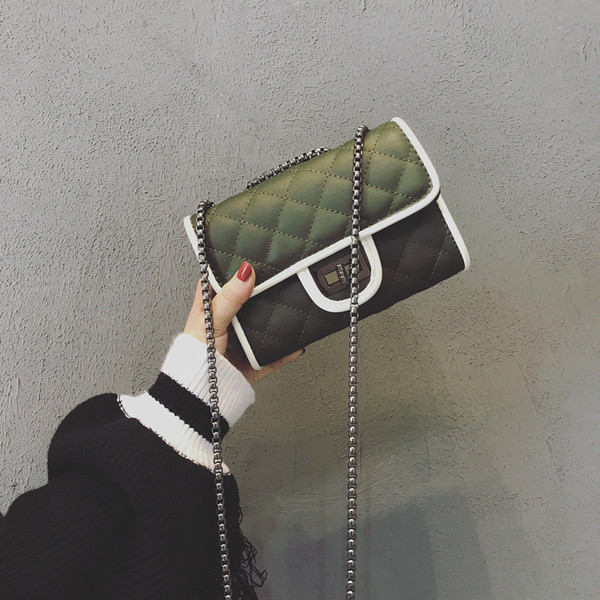 Μίνι τσάντα κυρίες με μεταλλική αλυσίδα σε διάφορα χρώματα