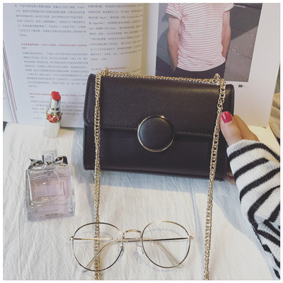 Κομψή τσάντα μίνι κυρίες με μεταλλική αλυσίδα σε τέσσερα χρώματα