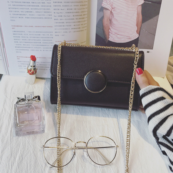 Κομψή τσάντα μίνι κυρίες με μεταλλική αλυσίδα σε τέσσερα χρώματα