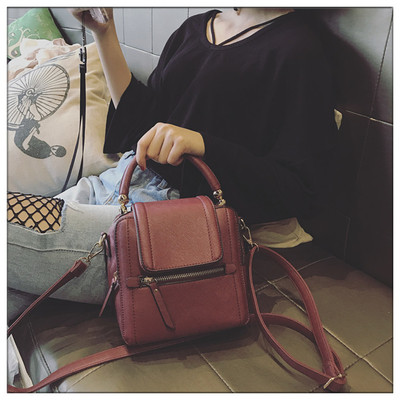 Τσάντα γυναικών με δύο λαβές σε τρία χρώματα