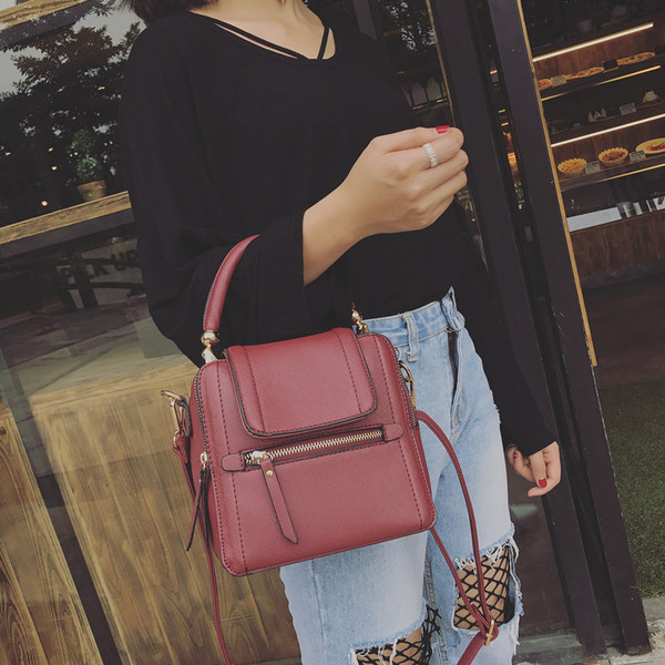 Τσάντα γυναικών με δύο λαβές σε τρία χρώματα