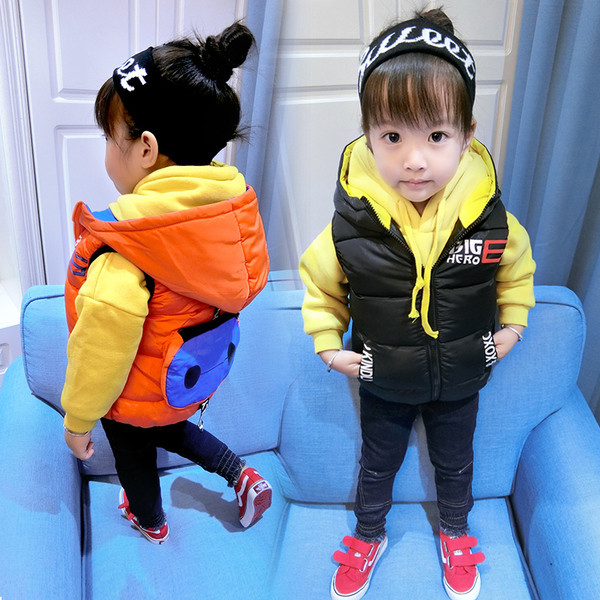 Ανοιξιάτικα κορίτσια άνοιξης-φθινοπώρου με τριχρωμία