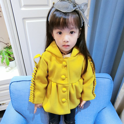 Παιδικό παλτό χειμώνα-χειμώνα με κουκούλα για κορίτσια με κουμπιά και εφέ μανικιών σε τρία χρώματα