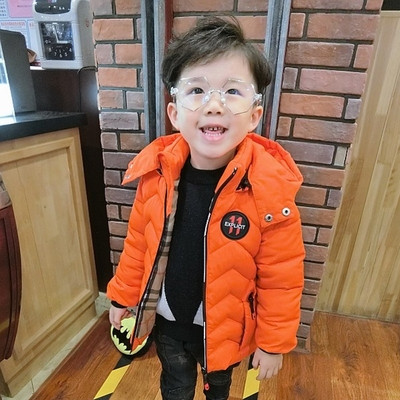 Βρεφικό μπουφάν για αγόρια με κουκούλα σε δύο χρώματα