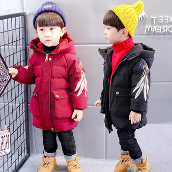 Детско памучно зимно яке с качулка за момчета с бродерия на ръкавите в два цвята 