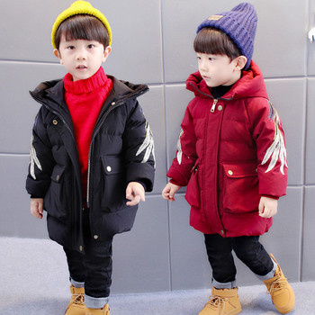Детско памучно зимно яке с качулка за момчета с бродерия на ръкавите в два цвята 