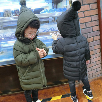 Παιδικό μακρύ χειμωνιάτικο σακάκι για αγόρια σε απλό μοντέλο με κουκούλα σε δύο χρώματα