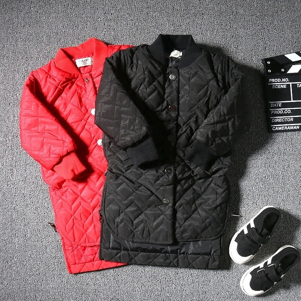 Σπορ-κομψό χειμωνιάτικο σακάκι για αγόρια, μακρύ σχέδιο σε κόκκινο και μαύρο χρώμα