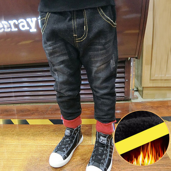 Παιδικά χοντρά τζιν κατάλληλα για χειμώνα για αγόρια με ενδιαφέρον στρίφωμα σε ελαφρύ και σκούρο χρώμα