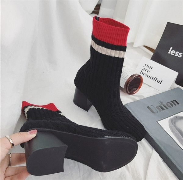 Καθημερινά πολύ μοντέρνα γυναικεία παπούτσια υψηλών τακουνιών με ζεστή επίστρωση σατέν