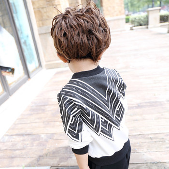 Παιδική μπλούζα για αγόρια, ενδιαφέρον μοντέλο με κολάρο σε σχήμα O και 3/4 μανίκια
