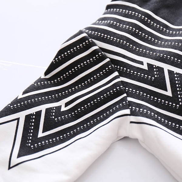 Παιδική μπλούζα για αγόρια, ενδιαφέρον μοντέλο με κολάρο σε σχήμα O και 3/4 μανίκια