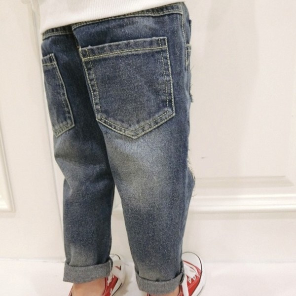 Παιδικά τζιν για αγόρια  και ενδιαφέρουσα εφαρμογή