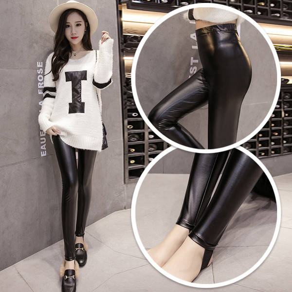 Κομψή δερμάτινη σφήνα σπορ-κομψή κυρία