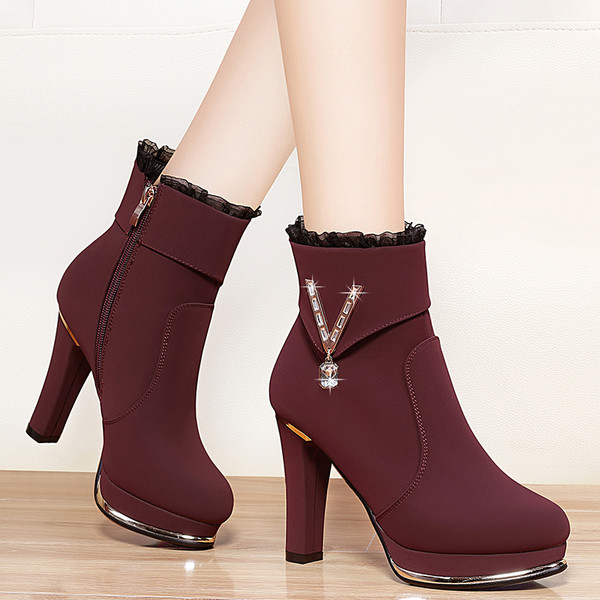 Дамски боти на ток с камъче и дантела в черен и бордо цвят