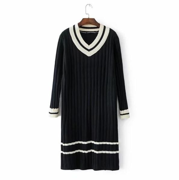 Μακρυμάνικο χιτώνιο με κολάρο σε σχήμα V.