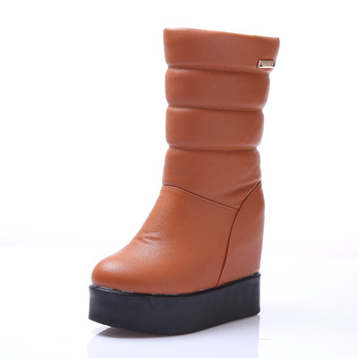 Дамски ботуши на платформа, няколко модела с различна апликация и в няколко цвята