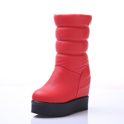 Дамски ботуши на платформа, няколко модела с различна апликация и в няколко цвята