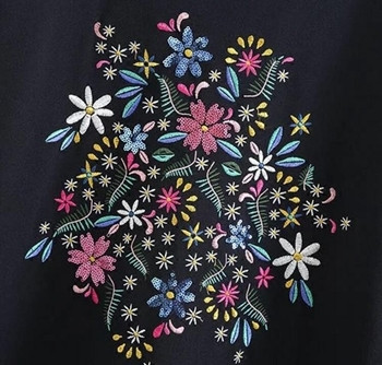 Ежедневна дамска дъгла блуза тип туника , с дълъг ръкав + О-образна яка и флорални шарени мотиви