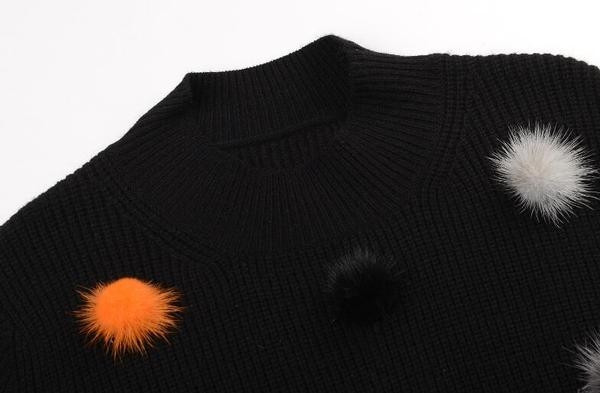 Ένα σύγχρονο πουλόβερ κυρίες με ένα μαλακό fleece