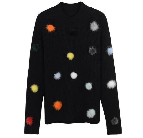 Ένα σύγχρονο πουλόβερ κυρίες με ένα μαλακό fleece