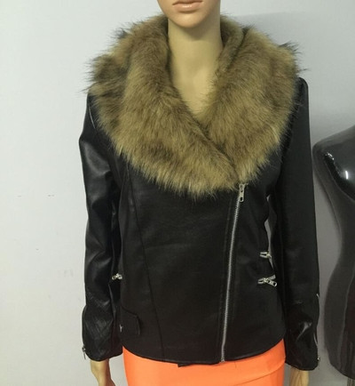 Стилно дамско яке от мека еко кожа + актуална пухена яка 