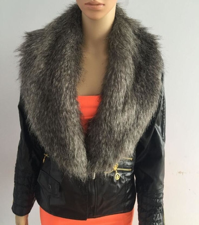 Стилно дамско яке от мека еко кожа + актуална пухена яка 