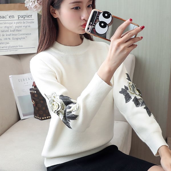 Γυναικεία πουλόβερ με κολάρο σε σχήμα O με κεντήματα σε διάφορα χρώματα