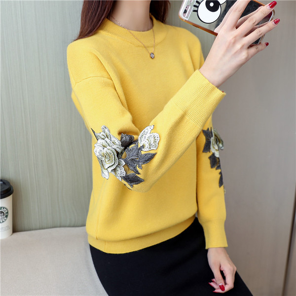 Γυναικεία πουλόβερ με κολάρο σε σχήμα O με κεντήματα σε διάφορα χρώματα