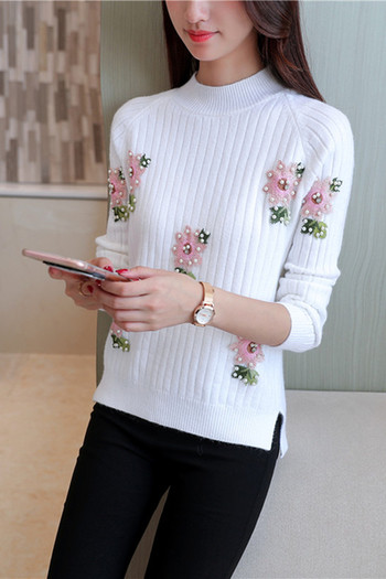 Ежедневен дамкски пуловер с цветя и перли в четири цвята