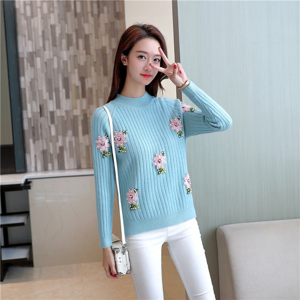 Ежедневен дамкски пуловер с цветя и перли в четири цвята