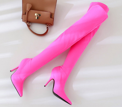 Дамски актуалнйи ботуши тип "чизми" с висок тънък ток