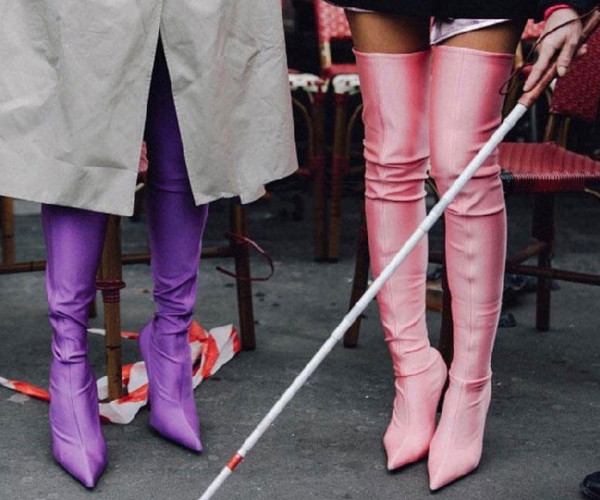 Дамски актуалнйи ботуши тип "чизми" с висок тънък ток