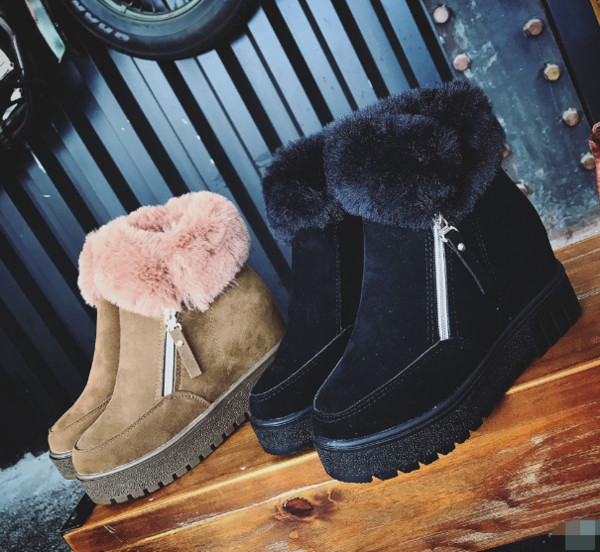Дамски зимни боти с груба неплъзгаща се подметка и мек пух