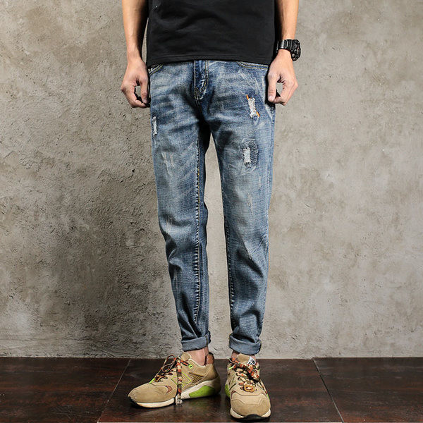 Κομψά τζιν ανδρικά κομψά για την άνοιξη και το φθινόπωρο