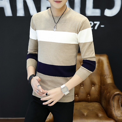 Κομψό πουλόβερ των ανδρών σε τρία χρώματα