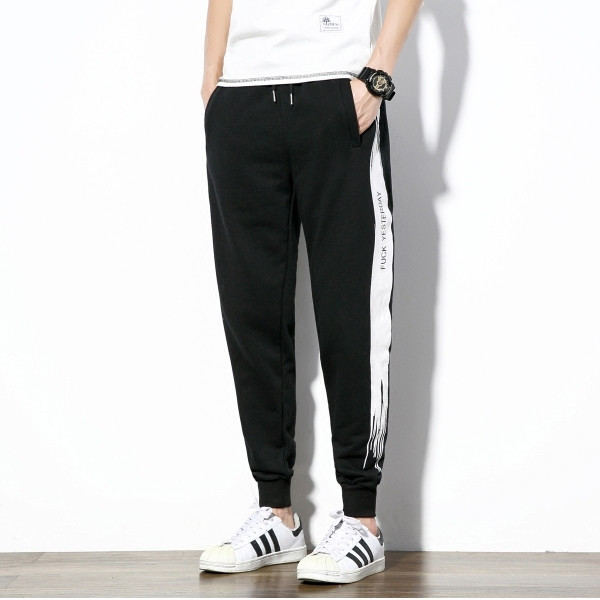 Άνετα παντελόνια ανδρικών φθινοπώρου - 2 μοντέλα με λευκές και κόκκινες κορδέλες