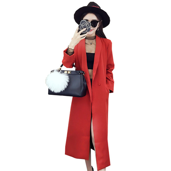 Κομψό μακρύ παλτό σε μαύρο, κόκκινο και λευκό