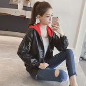 Καθημερινή σακάκι από βομβαρδιστικά δερμάτινα κυρίες με χρωματιστό καπό