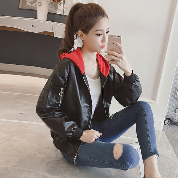 Καθημερινή σακάκι από βομβαρδιστικά δερμάτινα κυρίες με χρωματιστό καπό