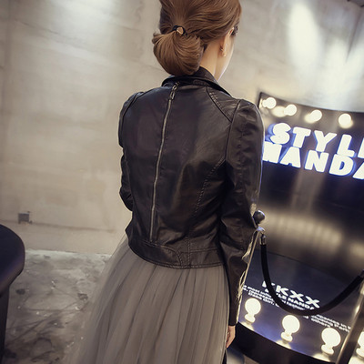 Модерно дамско яке от еко кожа,скъсен модел с декоративен цип на гърба