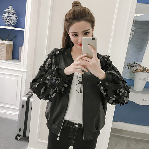 Дамско яке от еко кожа с О-образна яка и интересни декоративни пайети на ръкавите