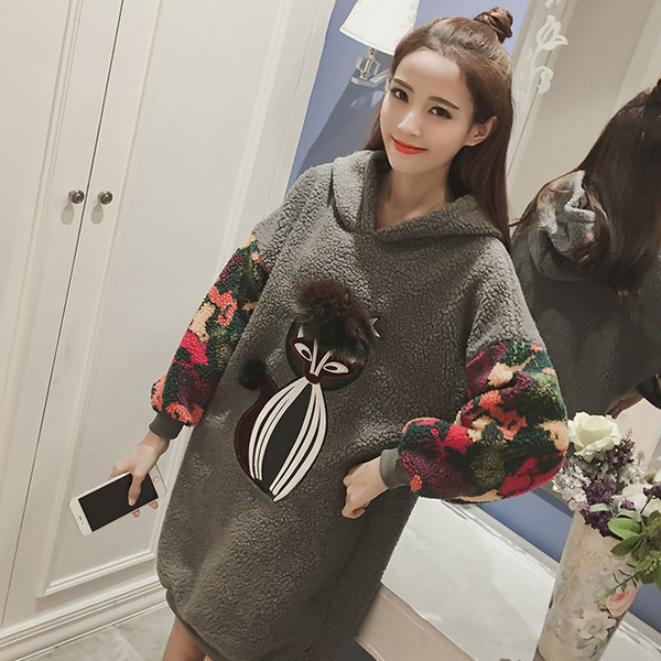 Φόρεμα αθλητικής φόρμας φθινόπωρο-χειμώνα με εμπρόσθια και πλάτη εφαρμογή