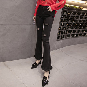 Αθλητικά κομψά γυναικεία τζιν Charlton, σχισμένα με μαύρο χρώμα