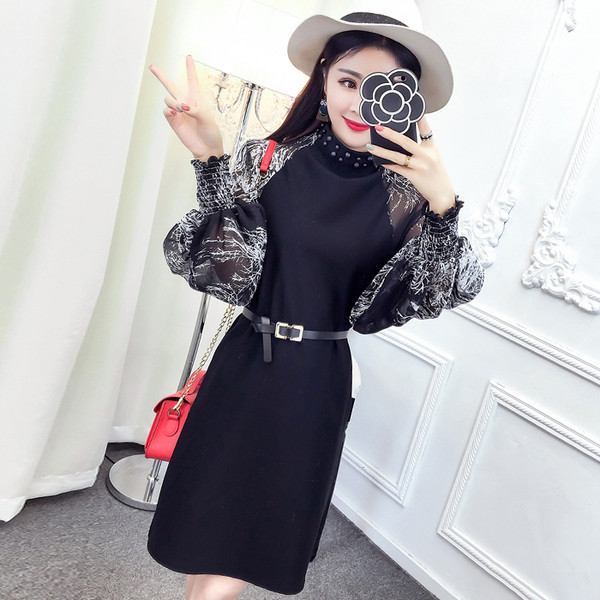 Κομψό φόρεμα με φαρδιά μανίκια