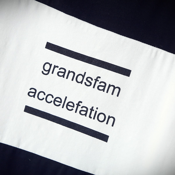 Ανδρική μπλούζα με μακριά μανίκια και γιακά