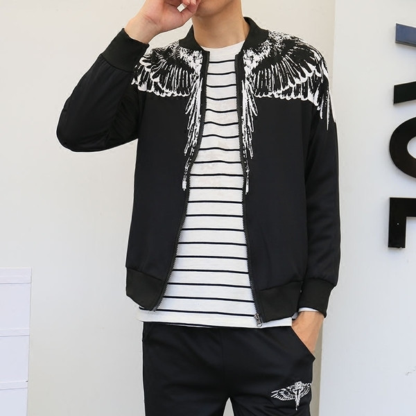 Мъжки спортен екип от две части, с имитираща апликация криле в  черен,бял и син цвят