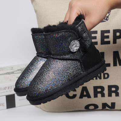 Κομψές μπότες μωρών - πολύ ζεστές, σε δύο σχέδια και διαφορετικά χρώματα